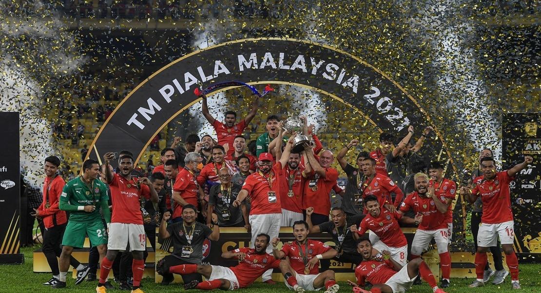 KL City tamatkan penantian 32 tahun untuk menjulang Piala Malaysia. - Gambar Bernama