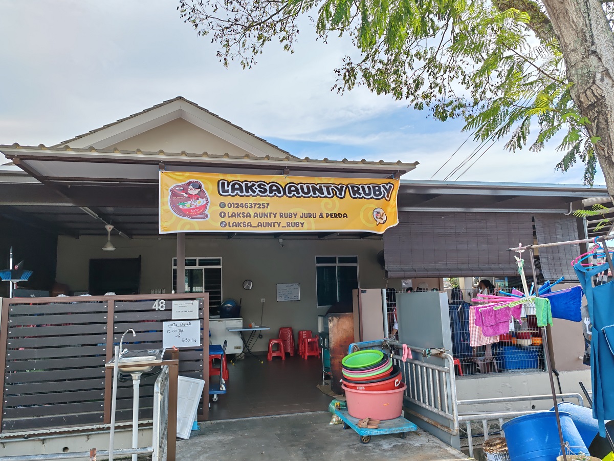 Kedai Laksa Aunty Ruby biasa-biasa sahaja