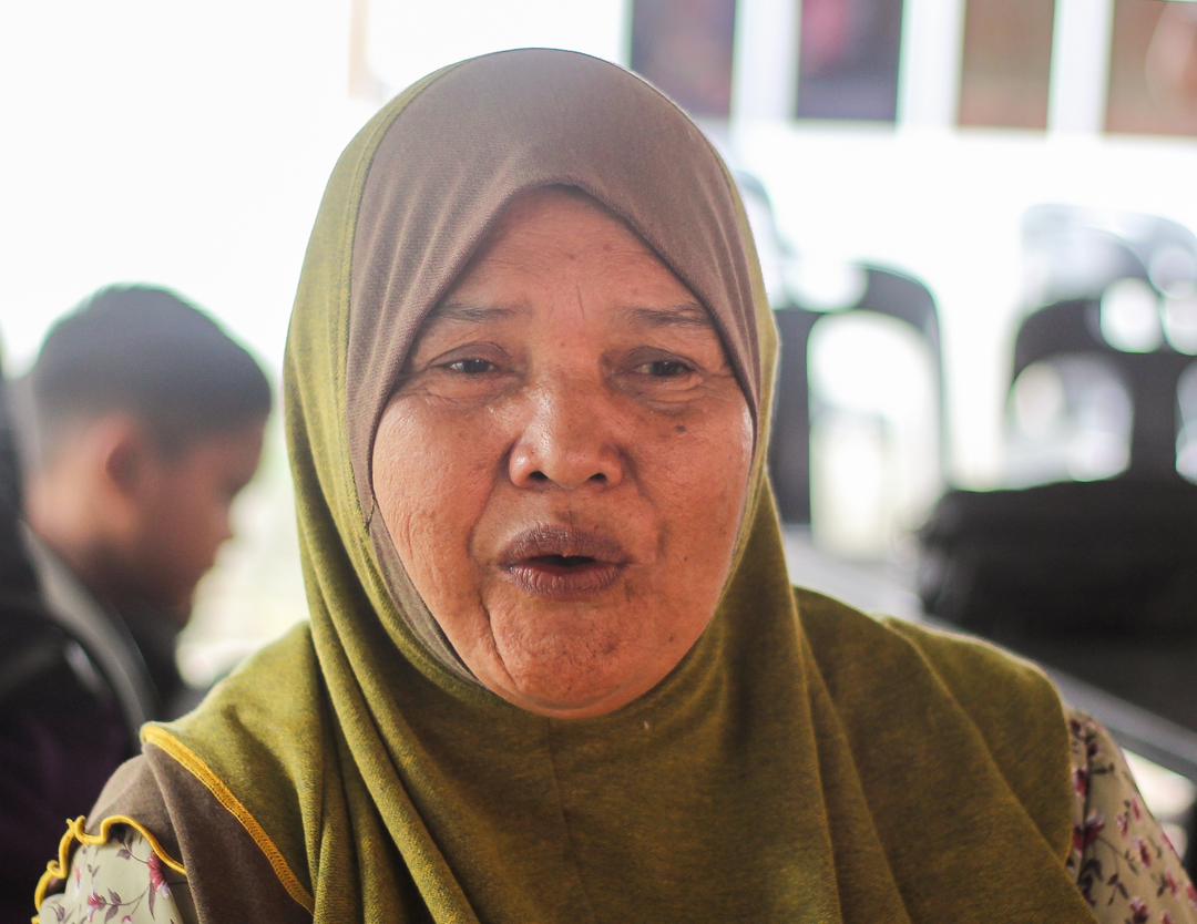 Salmah Hassan - Gambar Rafisqi Radhi
