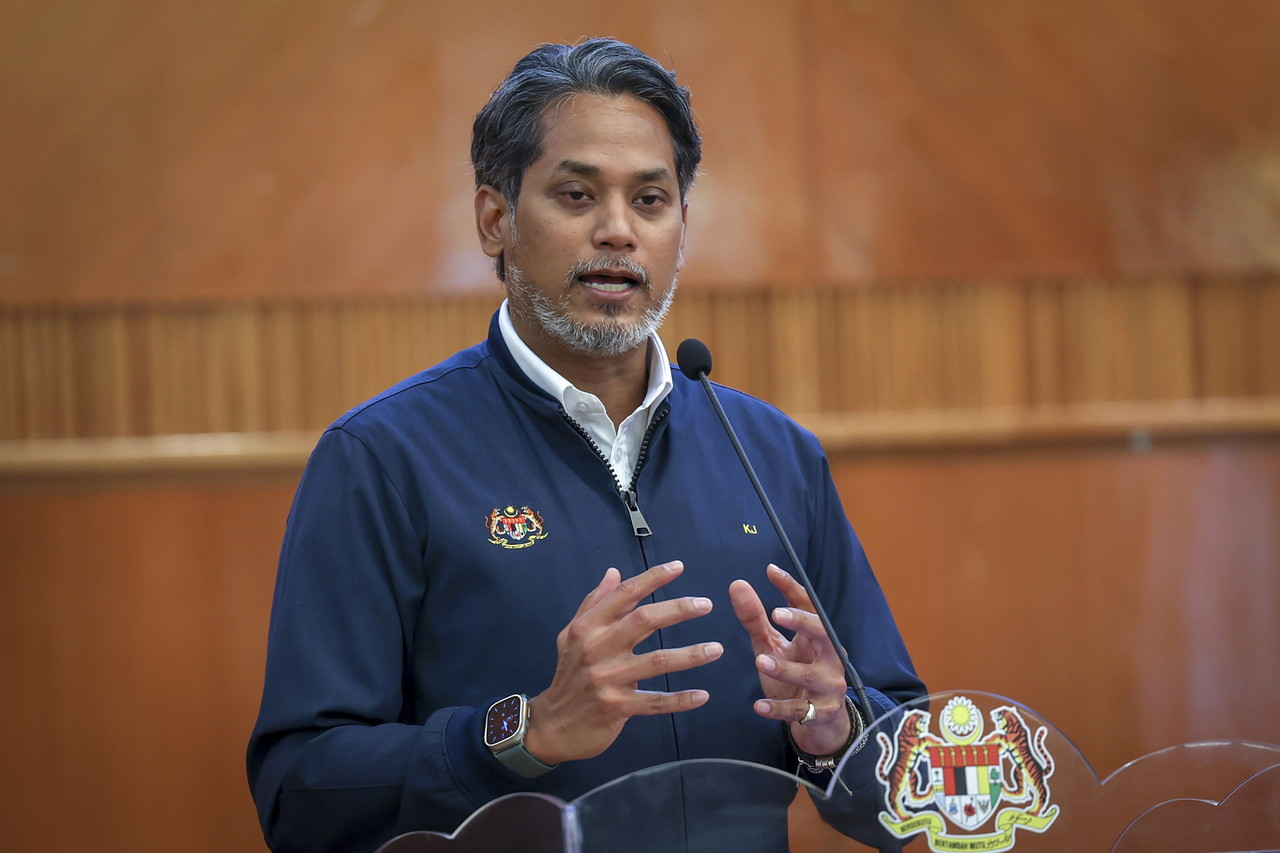 Khairy Jamaluddin - Gambar Bernama