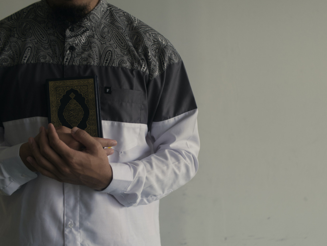 Sadaqallah ialah antara bentuk zikir yang amat digalakkan untuk dibaca sebagai satu kaedah memuliakan Al-Quran dan tanda adab kepada Allah SWT - gambar hiasan