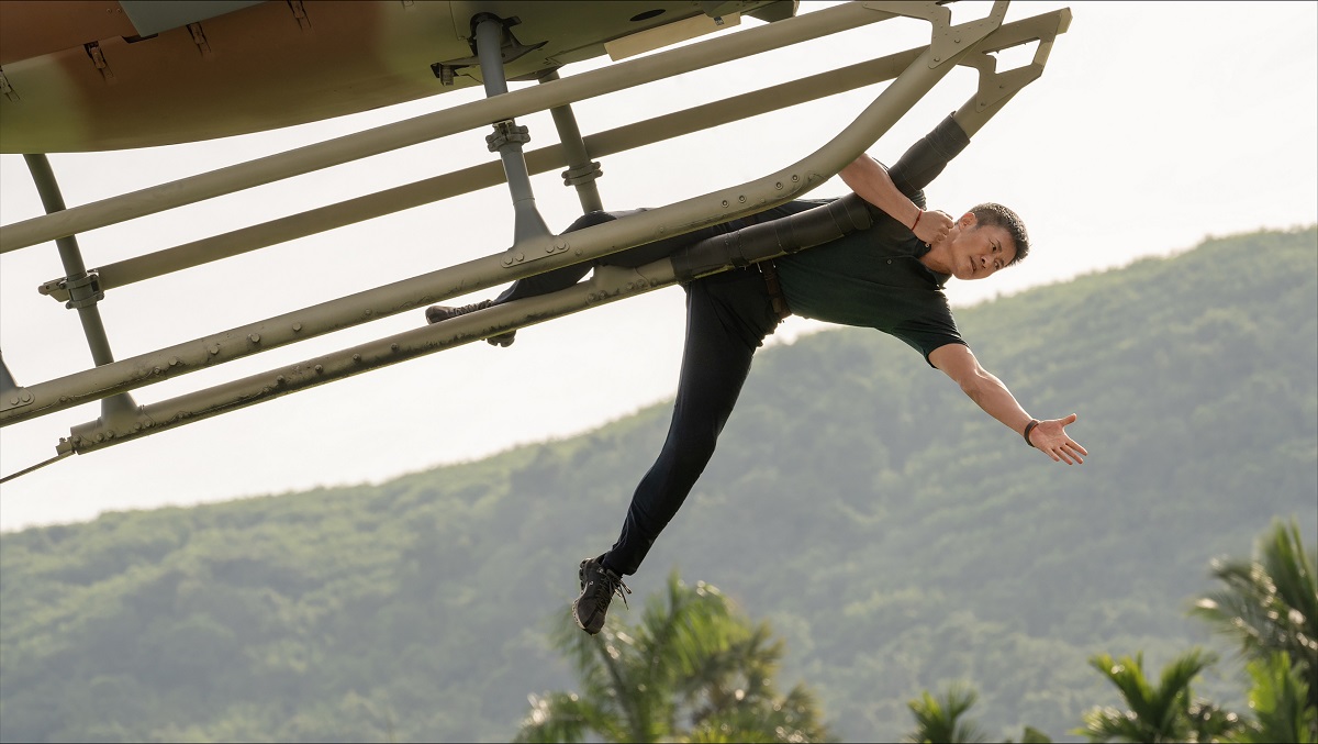 Wu Jing juga mahir dalam seni mempertahankan diri dan tidak kekok beraksi - gambar Warner Bros.