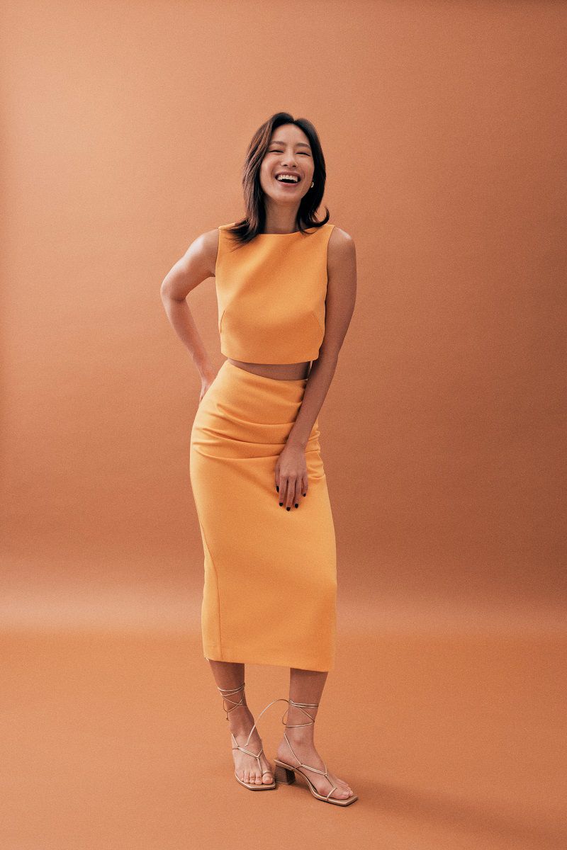 Mailea Boat Neck Crop Top dan Mailea Side Pleat Column Skirt - gambar Love, Bonito