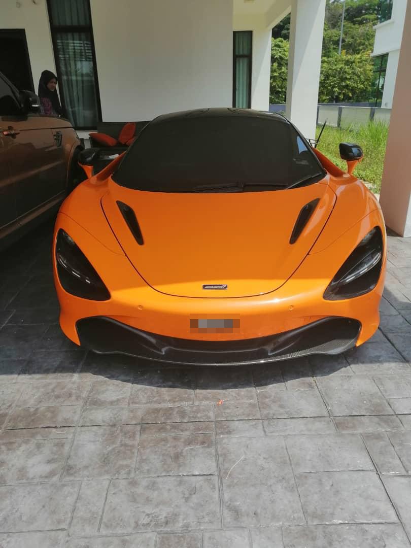 Antara kereta mewah yang dijumpai. - Gambar oleh SPRM