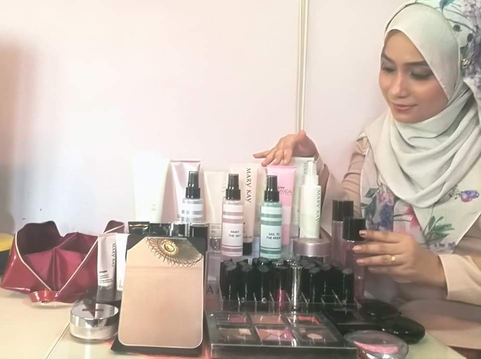 Jaja sudah mula menjual produk Mary Kay dari Disember 2014 lagi.