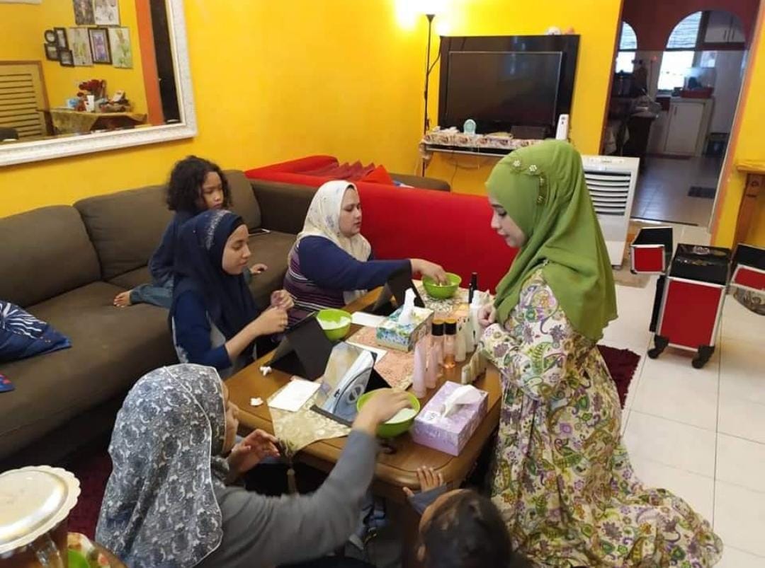 Jaja kini bergelar Pengarah Jualan Mary Kay.