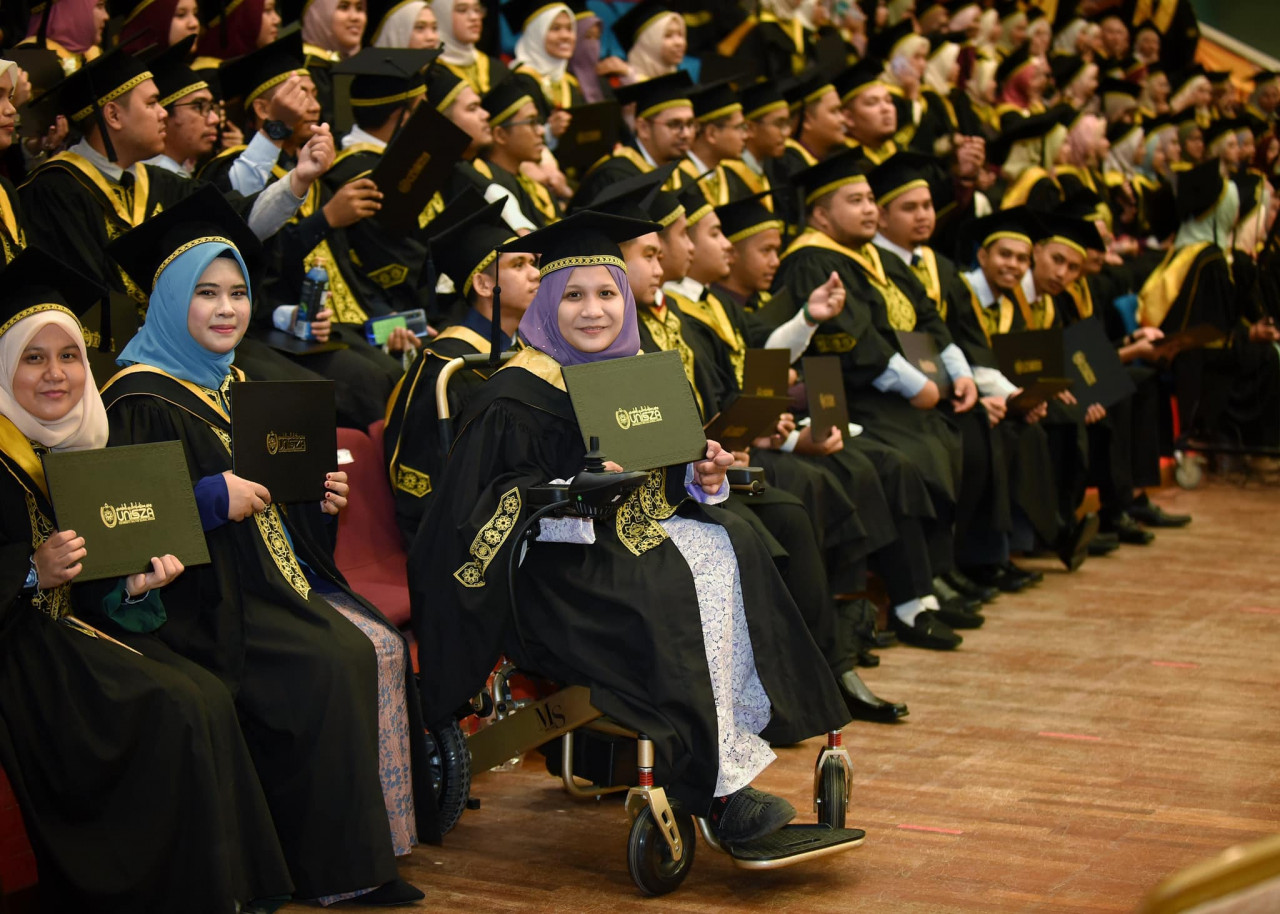 Normelissa Mohd Yadi, Graduan OKU UniSZA. - Gambar facebook
