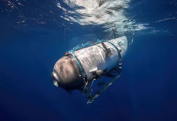 Pengawal Pantai AS berkata, pihaknya menemui serpihan kapal selam yang tenggelam berhampiran bangkai Titanic yang terletak 3,800 meter pada dasar laut - Gambar Fail