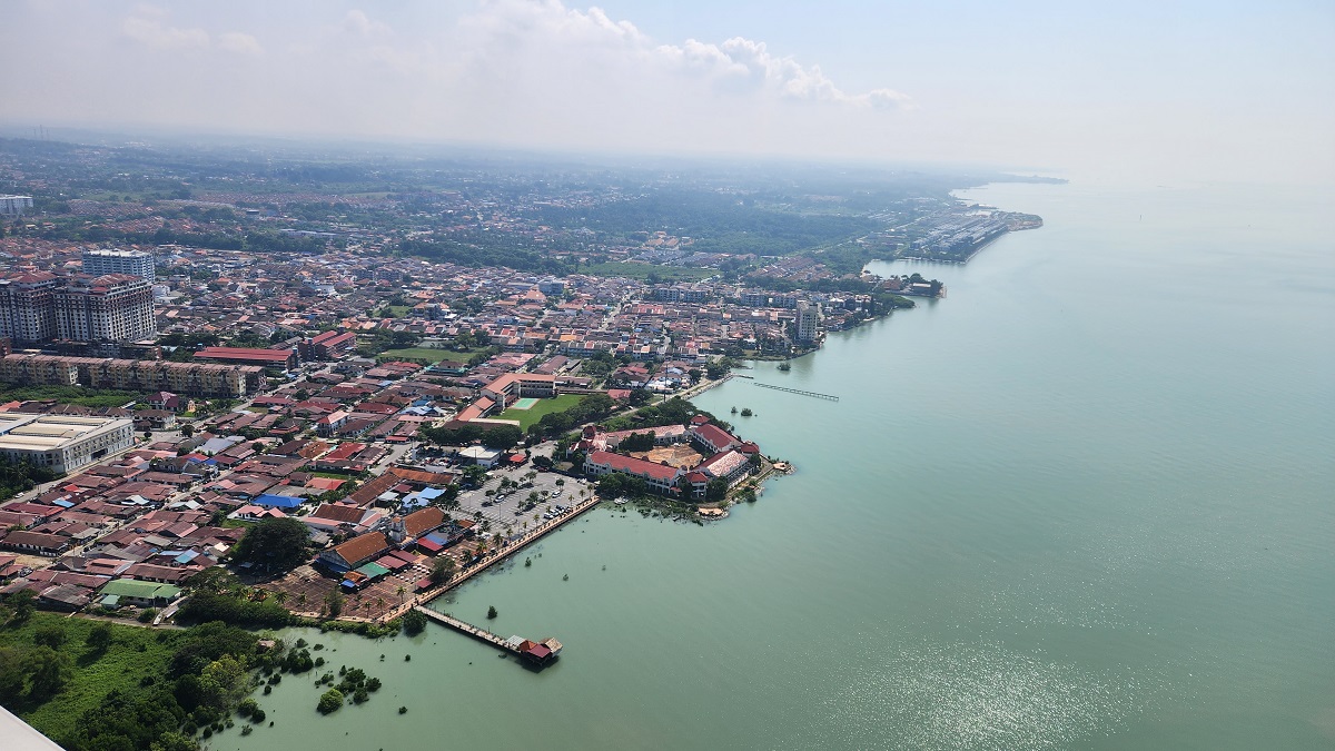Pemandangan indah di 1-Altitude Melaka