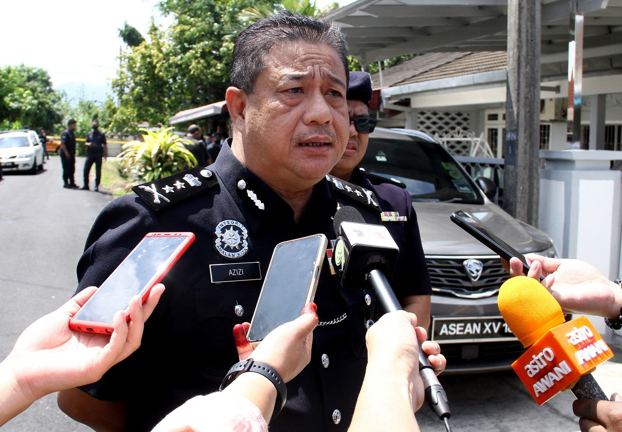 Azizi Mat Aris - Gambar Bernama