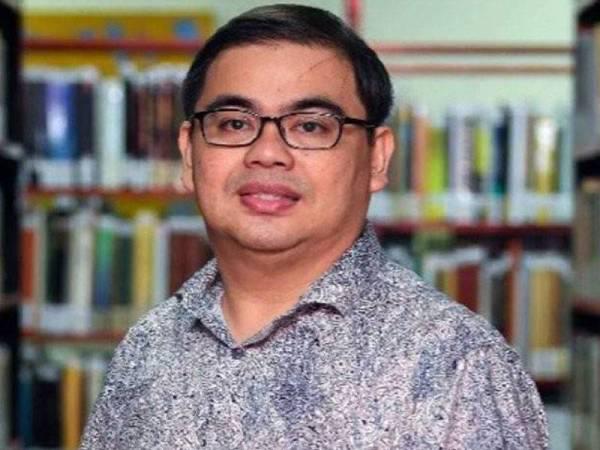 Dr Awang Azman Awang Pawi