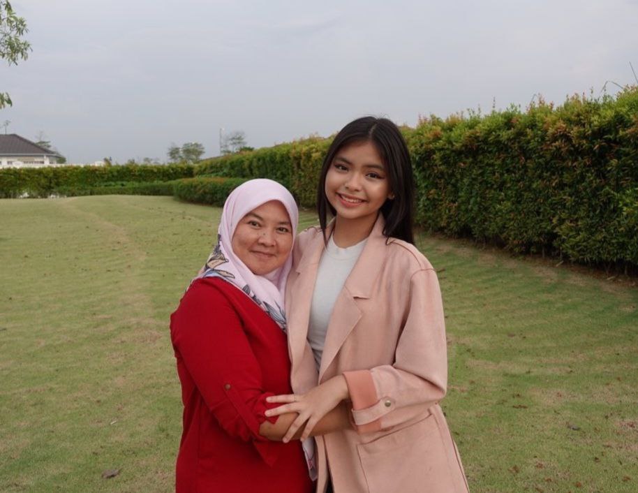 Qistina dan ibunya