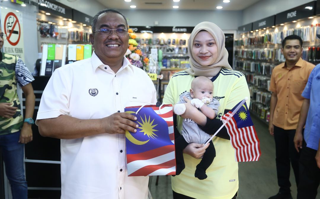 Muhammad Sanusi mengulangi pendirian bahawa beliau tidak melakukan sebarang kesalahan - gambar Rafisqi Radhi