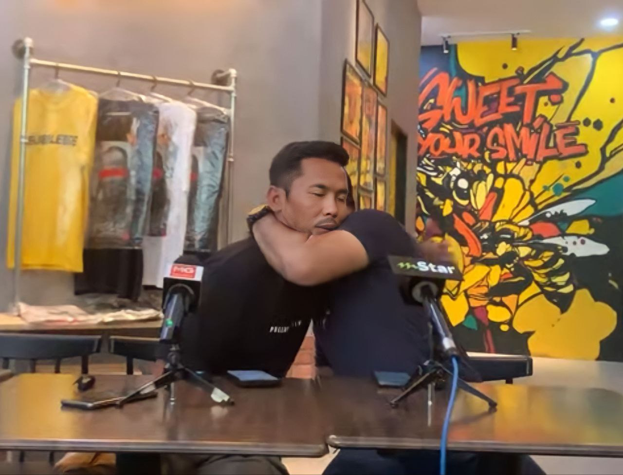 Shuib dan Zulhairi - Tangkapan layar video media sosial