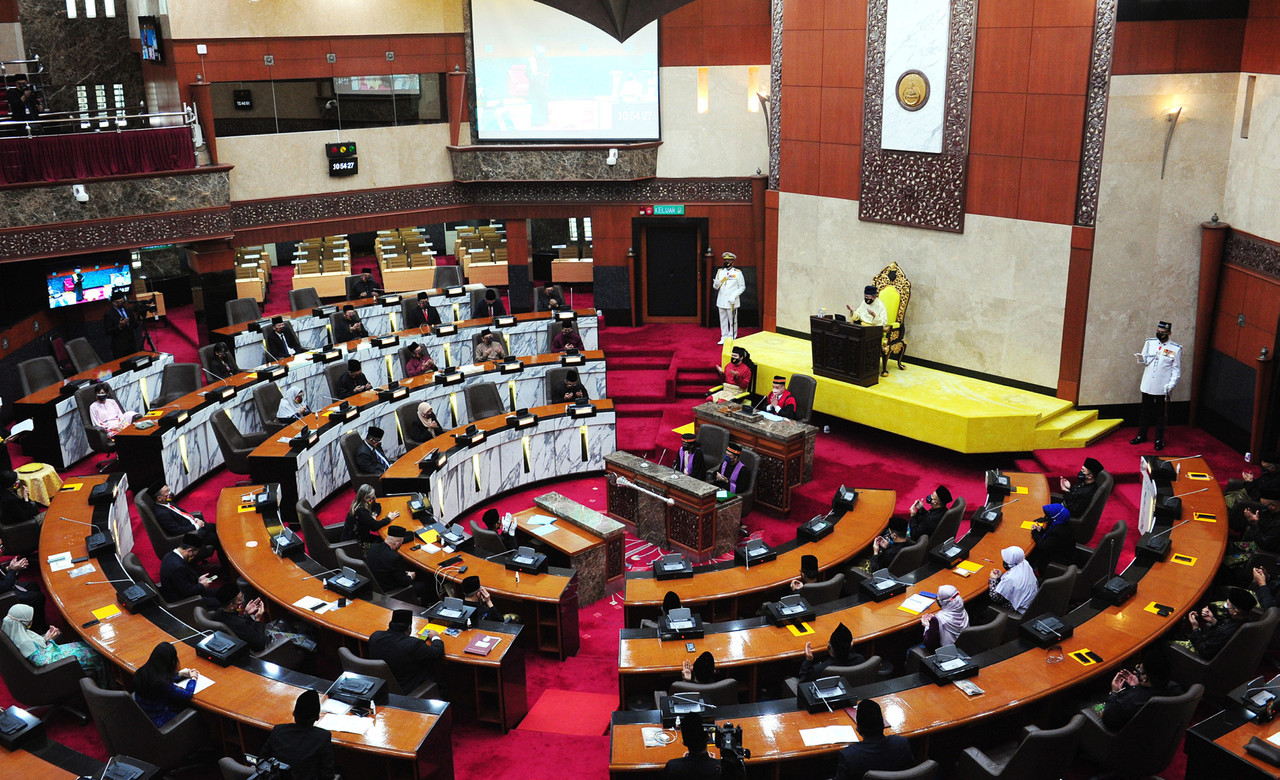 Kerajaan Selangor akan melaksanakan platform Duta Perpaduan Selangor (DPS) berperanan sebagai penggerak agenda serta mediator agar perpaduan dalam kalangan masyarakat berbilang kaum dapat diperkukuhkan. - Gambar fail