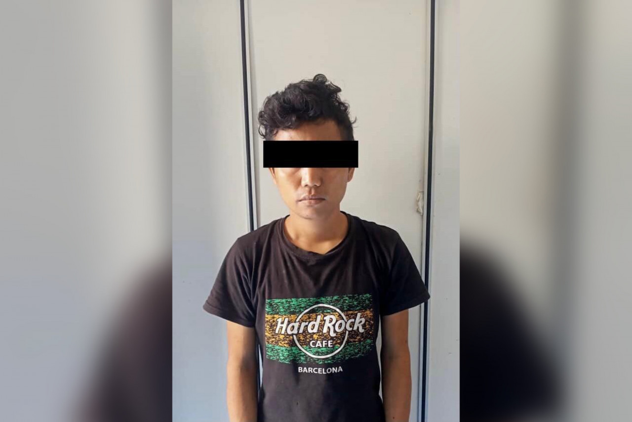 Suspek menyerah diri di Balai Polis Desa Kencana pada jam 12.30 tengah hari tadi.