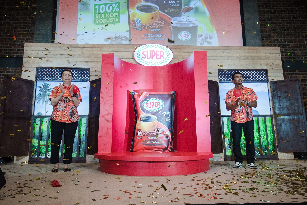 SUPER™ Klasik, merupakan kopi hitam segera yang diperbuat daripada 100 peratus biji kopi Robusta