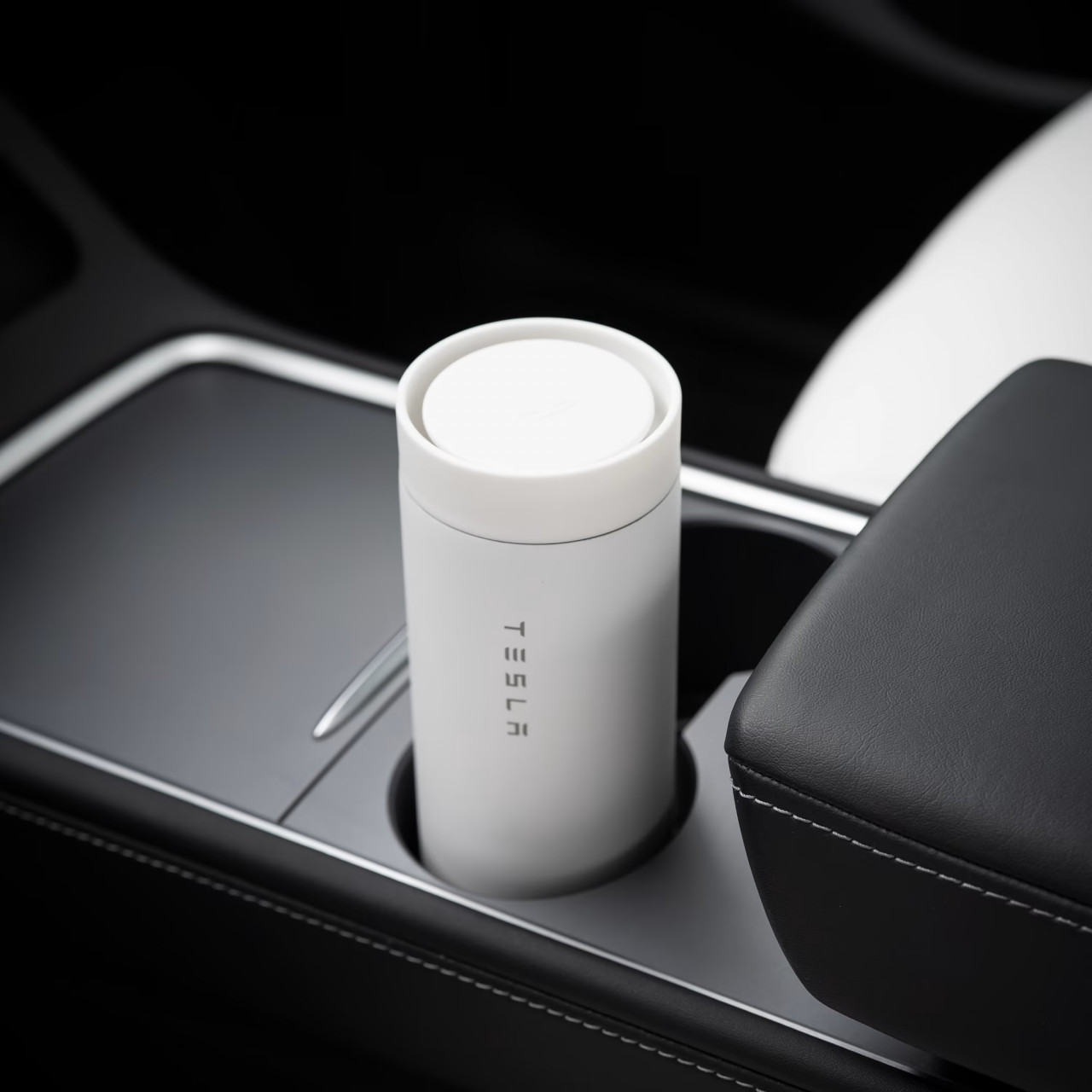 Tumbler Tesla