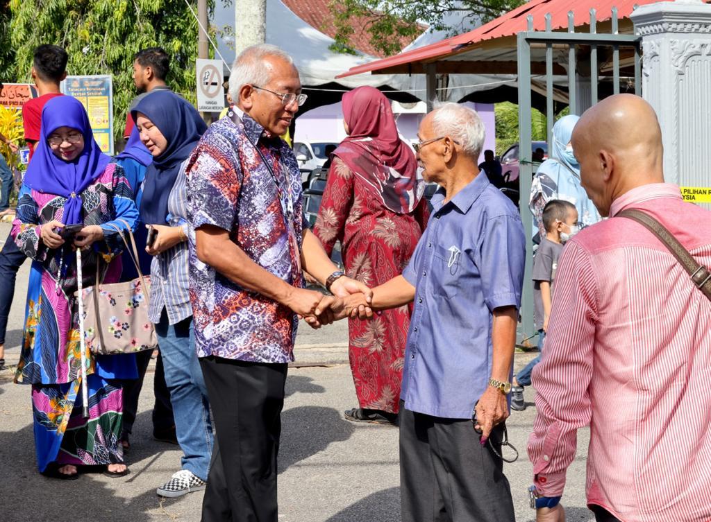 Mahdzir Khalid tewas kepada calon PN-PAS yang juga penyandang kerusi, Mohd Radzi Md Amin dengan majoriti 6,373 undi - gambar fail