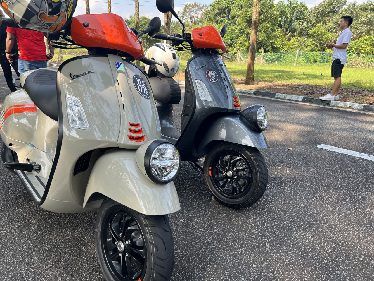 Model terbaharu Vespa GTV 300 turut diuji dalam konvoi kali ini