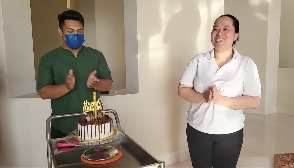 Weni (kanan) telah berkhidmat selama 12 tahun dengan keluarga Tiara Jacquelina.