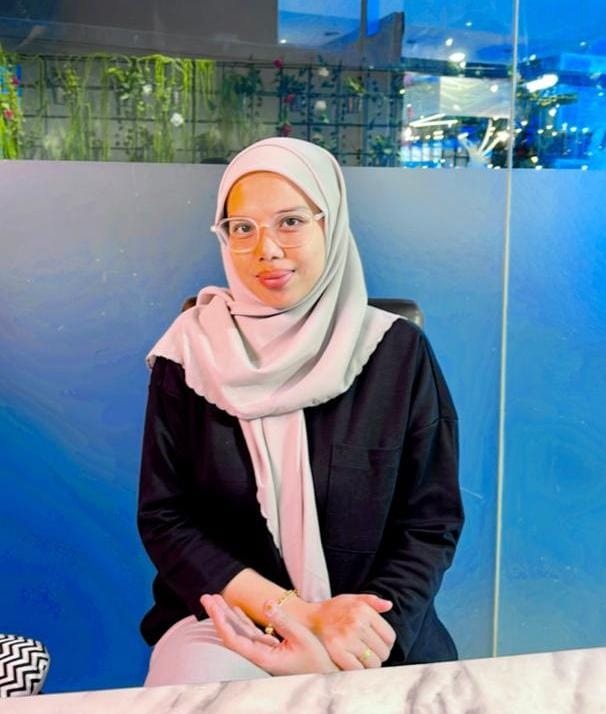 Nur Adina Mohd Azri - gambar Qurnisha Hamka