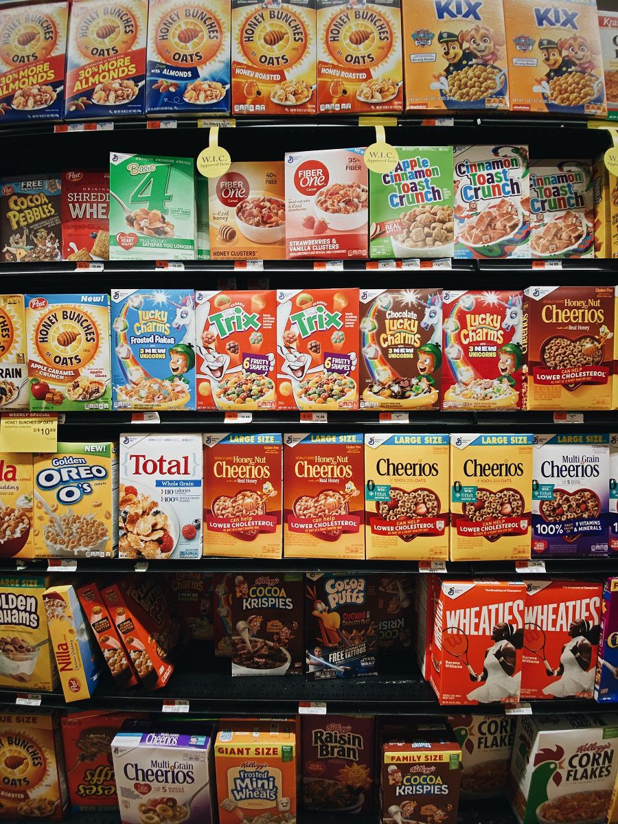 Beli makanan mudah disediakan di kedai serbaneka untuk memastikan anda tidak terlepas sarapan pagi - gambar Agoda dan Unsplash