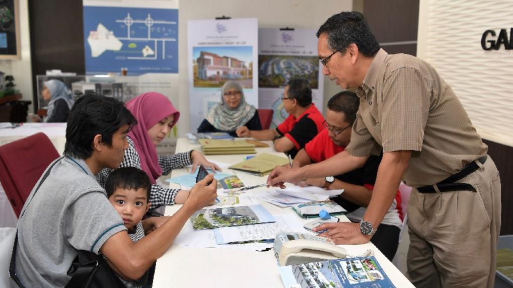 Pemberian insentif kepada pemaju dapat membolehkan lebih banyak rumah dibina di atas tanah agar kediaman jenis itu dapat dijual pada harga lebih rendah.