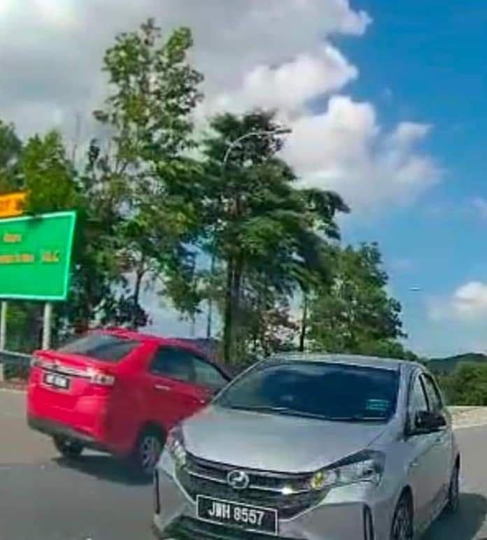 Kereta Perodua Myvi yang tular di media sosial. 
