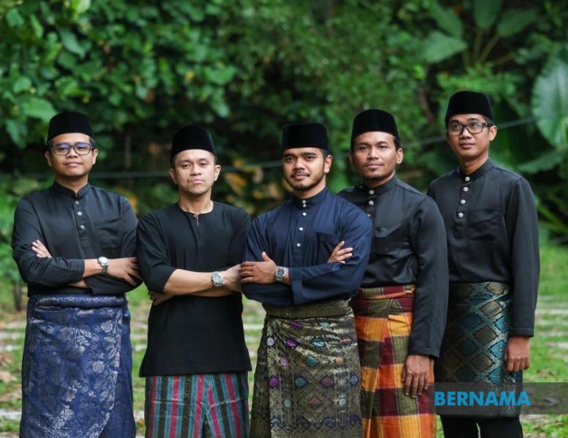 Penyanyi dan pelakon Muhammad Alif Mohd Satar atau lebih dikenali dengan Alif Satar ketika ditemui pada majlis berbuka puasa dan pengumuman sebagai penaja utama Alif Satar And The Locosx GB Gold Malaysia UK Tour 2024, baru-baru ini. gambar BERNAMA