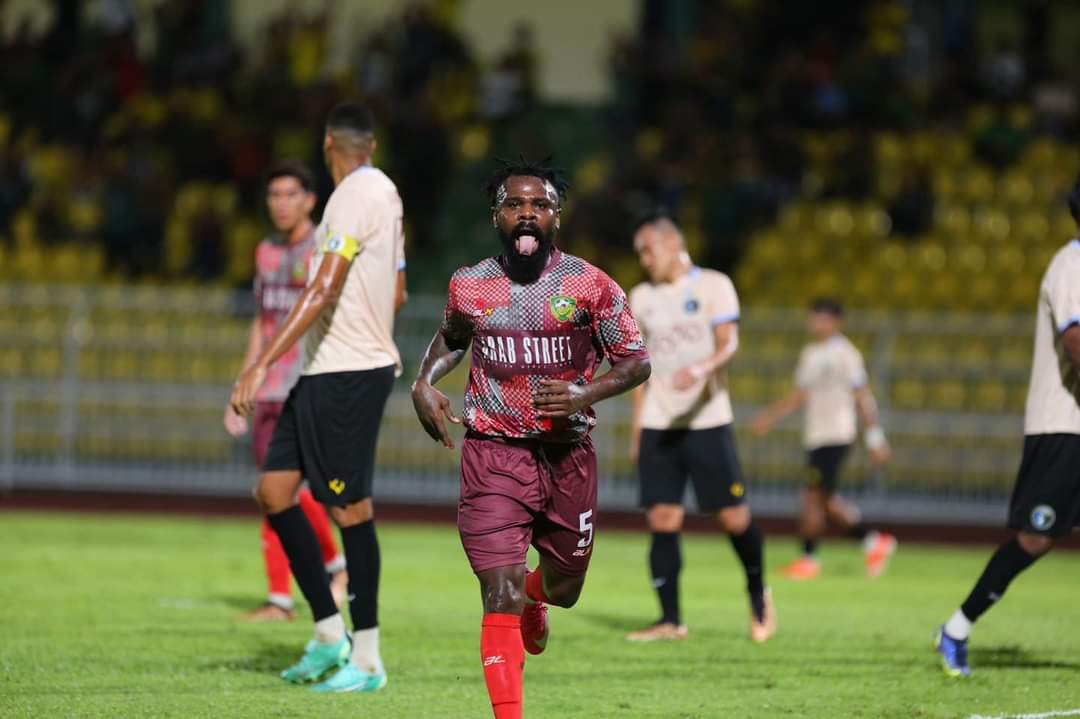 Pemain import dari Bahrain, Habib Haroon kian serasi mengemudi bahagian tengah Sang Kenari musim ini. gambar KDA FC