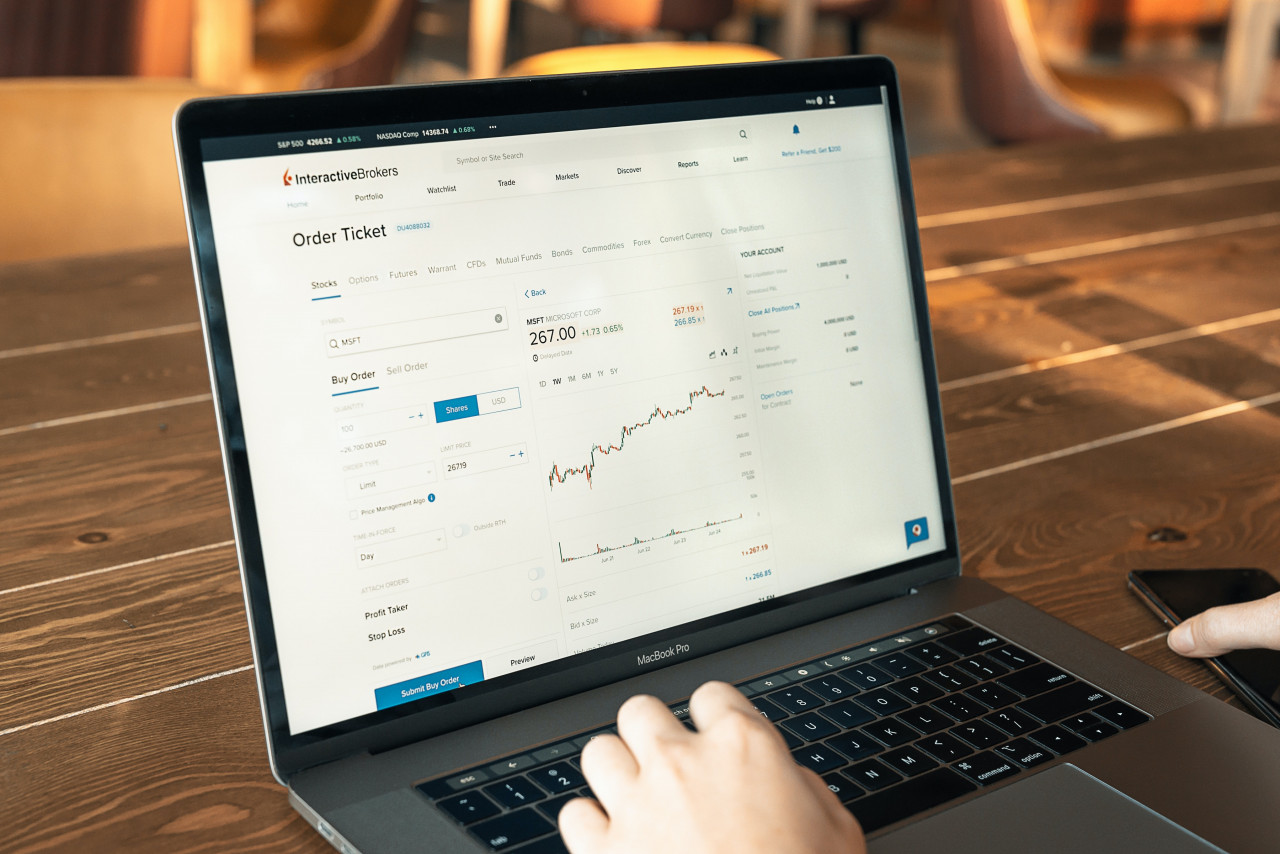 X seiring dengan aplikasi lain seperti We Chat - gambar Unsplash