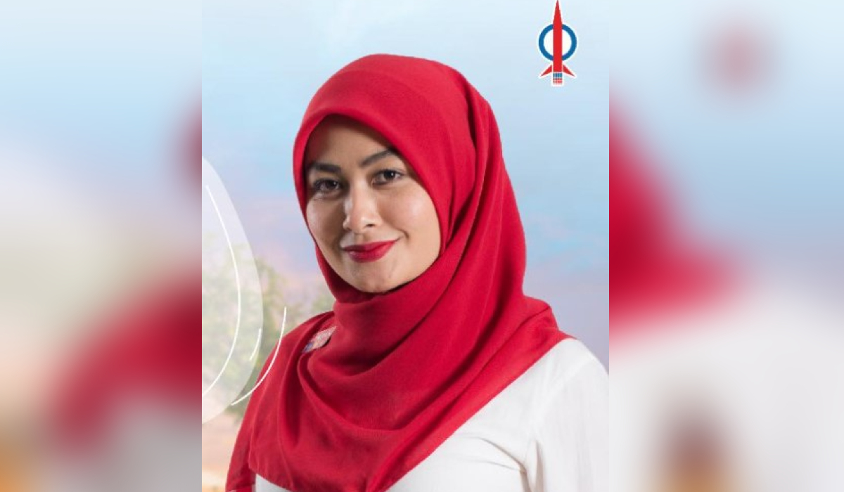  Young Syefura Othman 