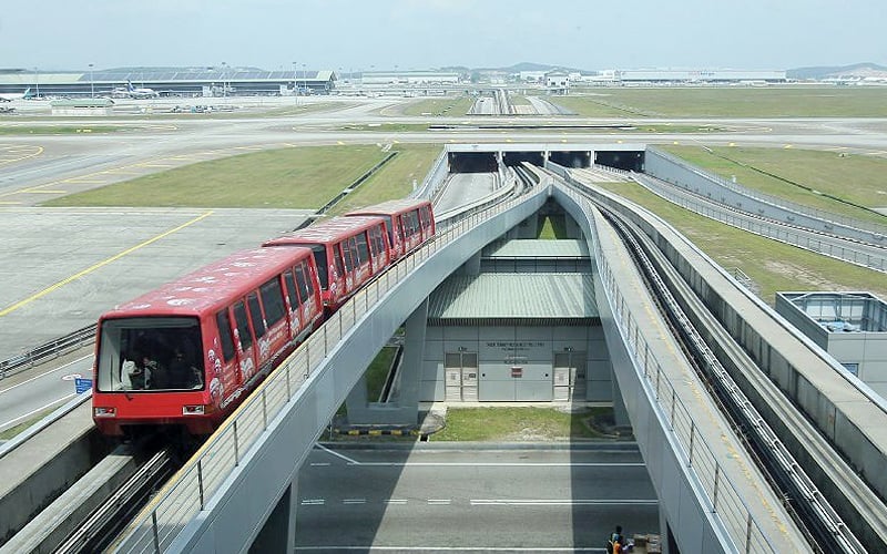 September lalu, MAHB mengumumkan bahawa aerotrain akan menjalani penggantian, dengan sembilan tren baharu bernilai kira-kira RM700 juta membabitkan dua fasa akan disiapkan menjelang Mac 2025 - Gambar Fail