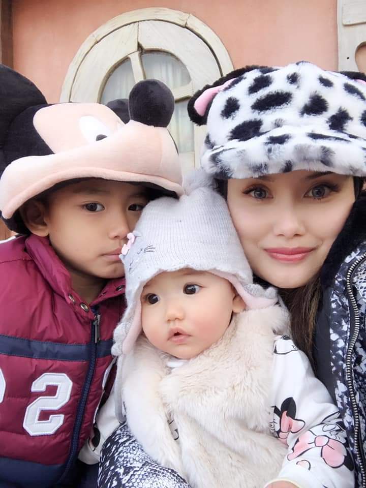 Aleeya bersama anak-anaknya