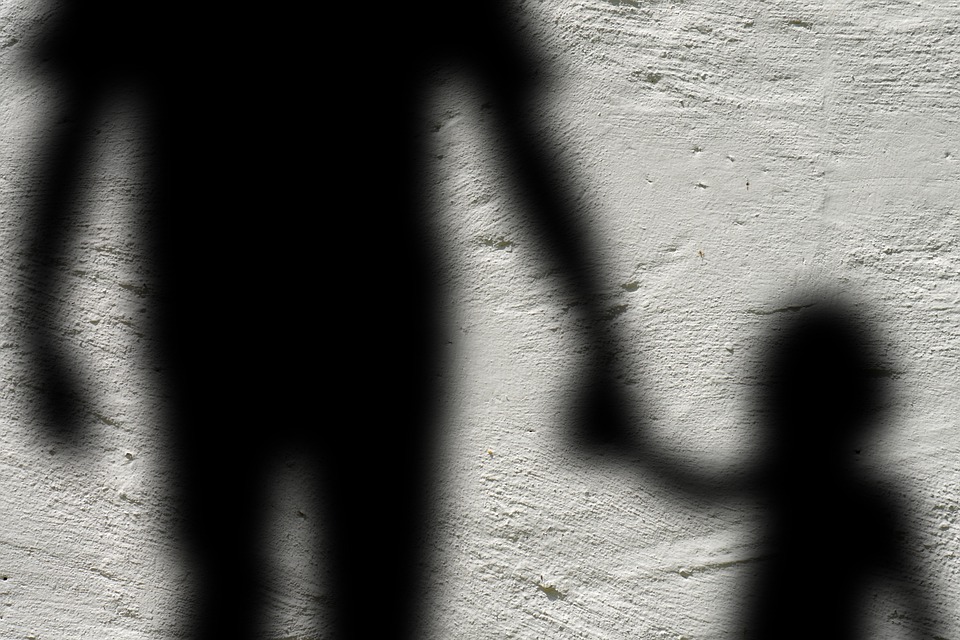 Kebiasaannya, individu dewasa dari pejabat Sarah akan mengiringi remaja terbabit ke tingkat atas, tetapi kali ini mangsa tiba lebih awal - Gambar Hiasan Pixabay
