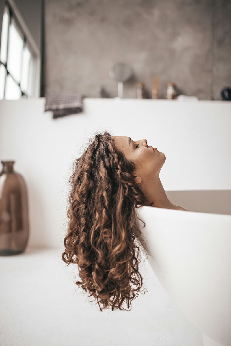 Cuka epal juga baik untuk kesihatan kulit kepada dan rambut