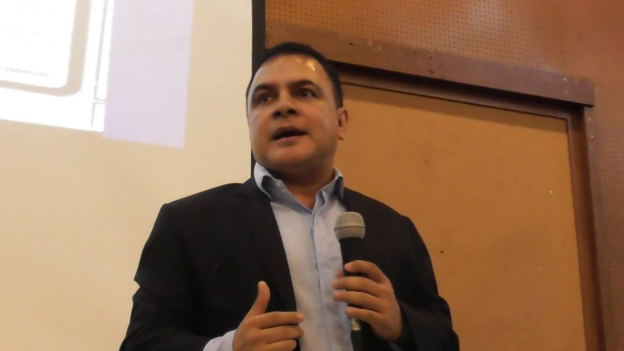 Derek Fernandez