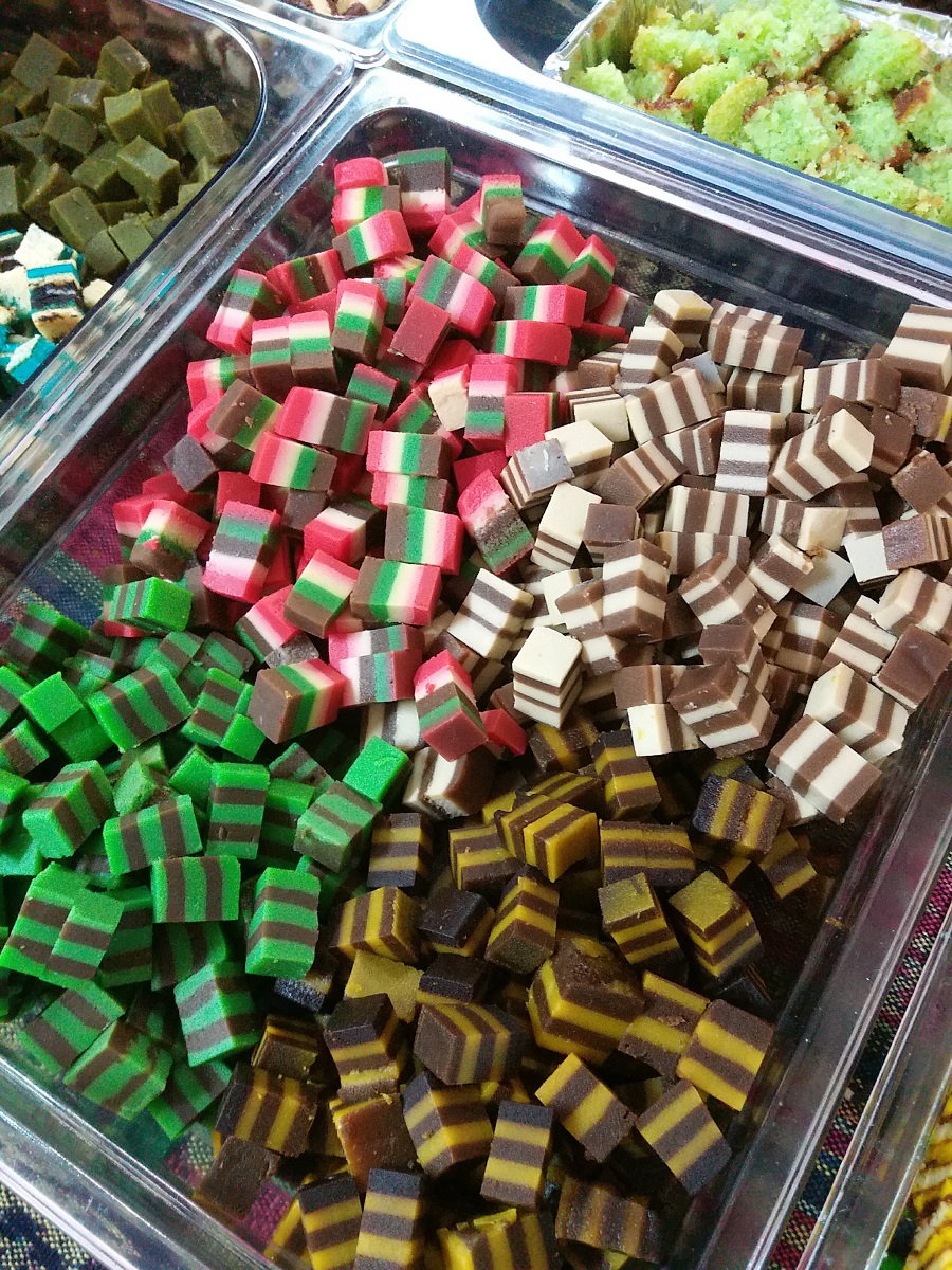 Kek lapis amat sinonim dengan Sarawak