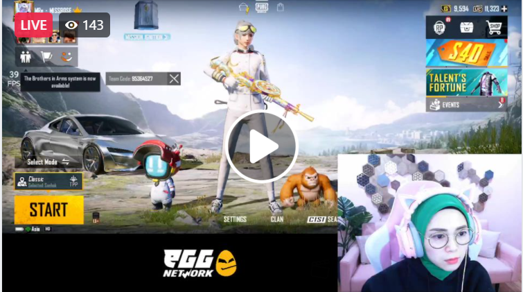 MissRose Gaming sedang mengendalikan penstriman langsung PUBG.