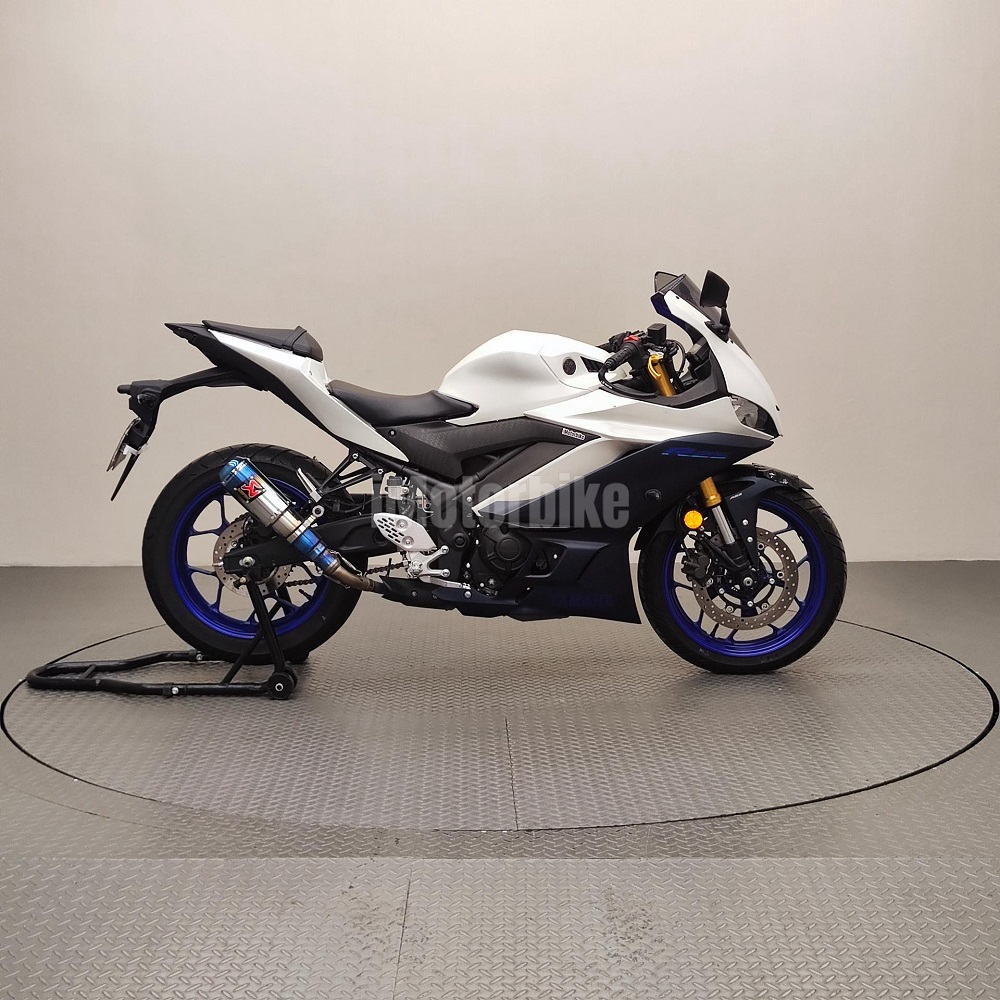 Yamaha YZF-R25 2