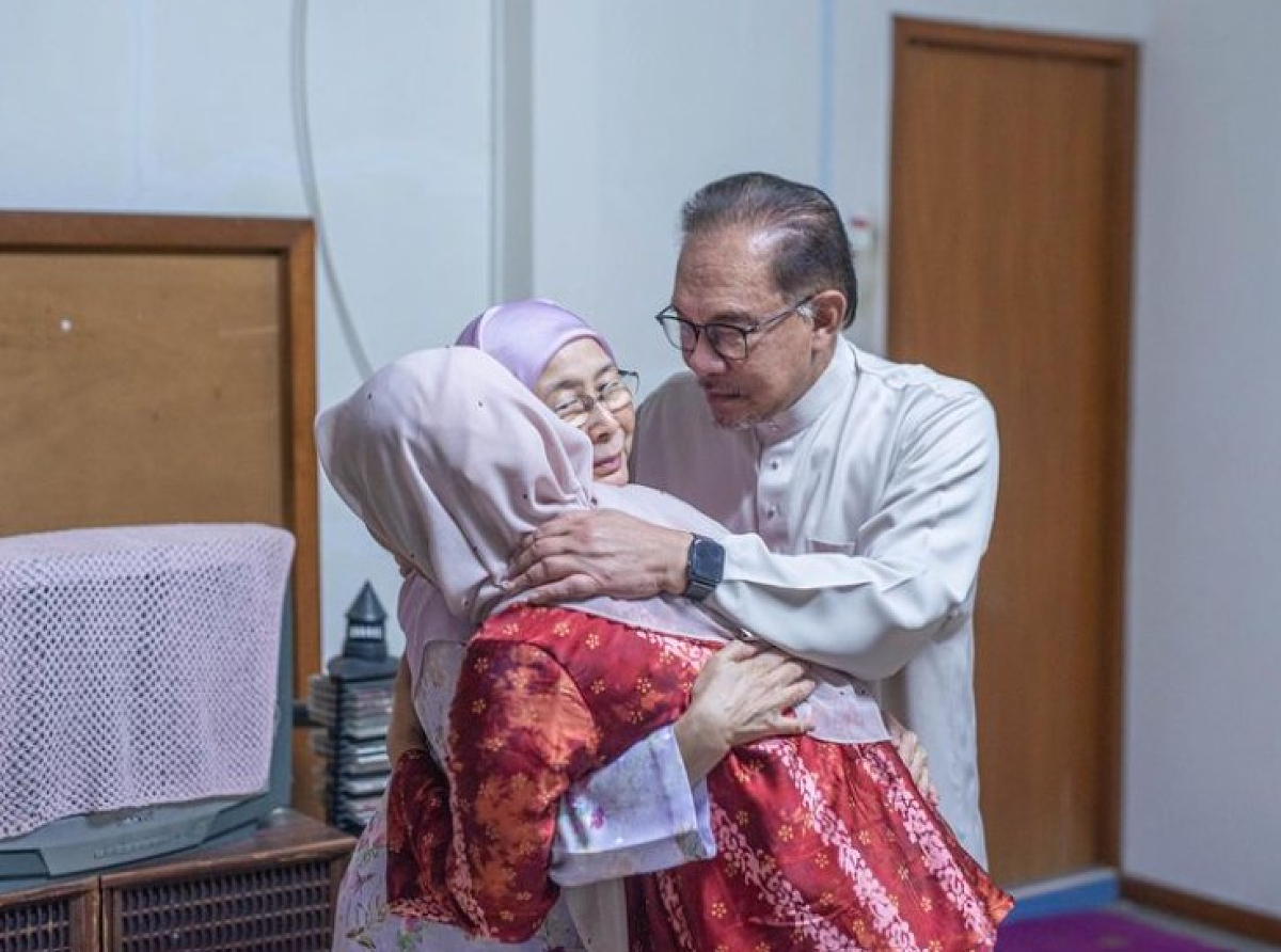 Anwar Ibrahim, Wan Azizah dan Nurul Izzah - Gambar fail
