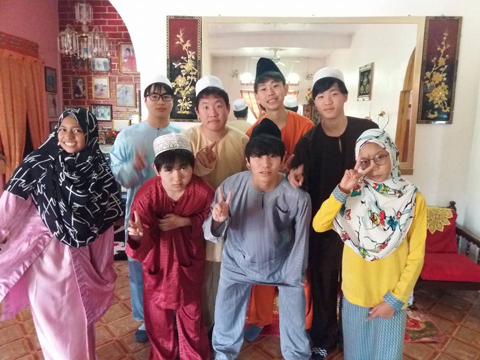 Pelajar dari Jepun yang pernah tinggal di inap desa di FELDA Semenchu, Kota Tinggi.