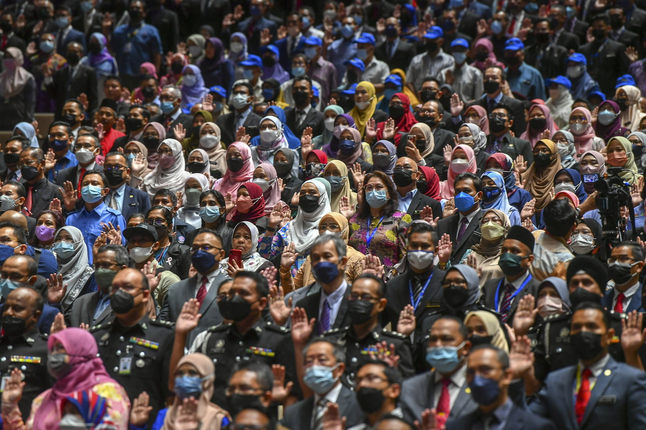 Perdana Menteri menyeru kepada semua penjawat awam supaya mengamalkan integriti dan tadbir urus yang baik dalam memastikan Malaysia dapat diurus dengan sempurna selain kewangan negara dapat dipulihkan dengan segera - Gambar Hiasan