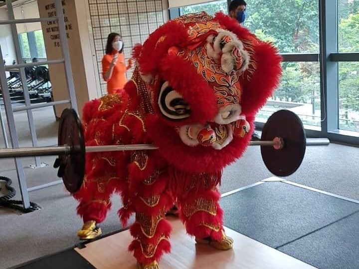 Kekuatan fizikal amat penting dalam tarian singa. - Gambar ihsan Persatuan Tarian Naga & Singa Khuan Loke