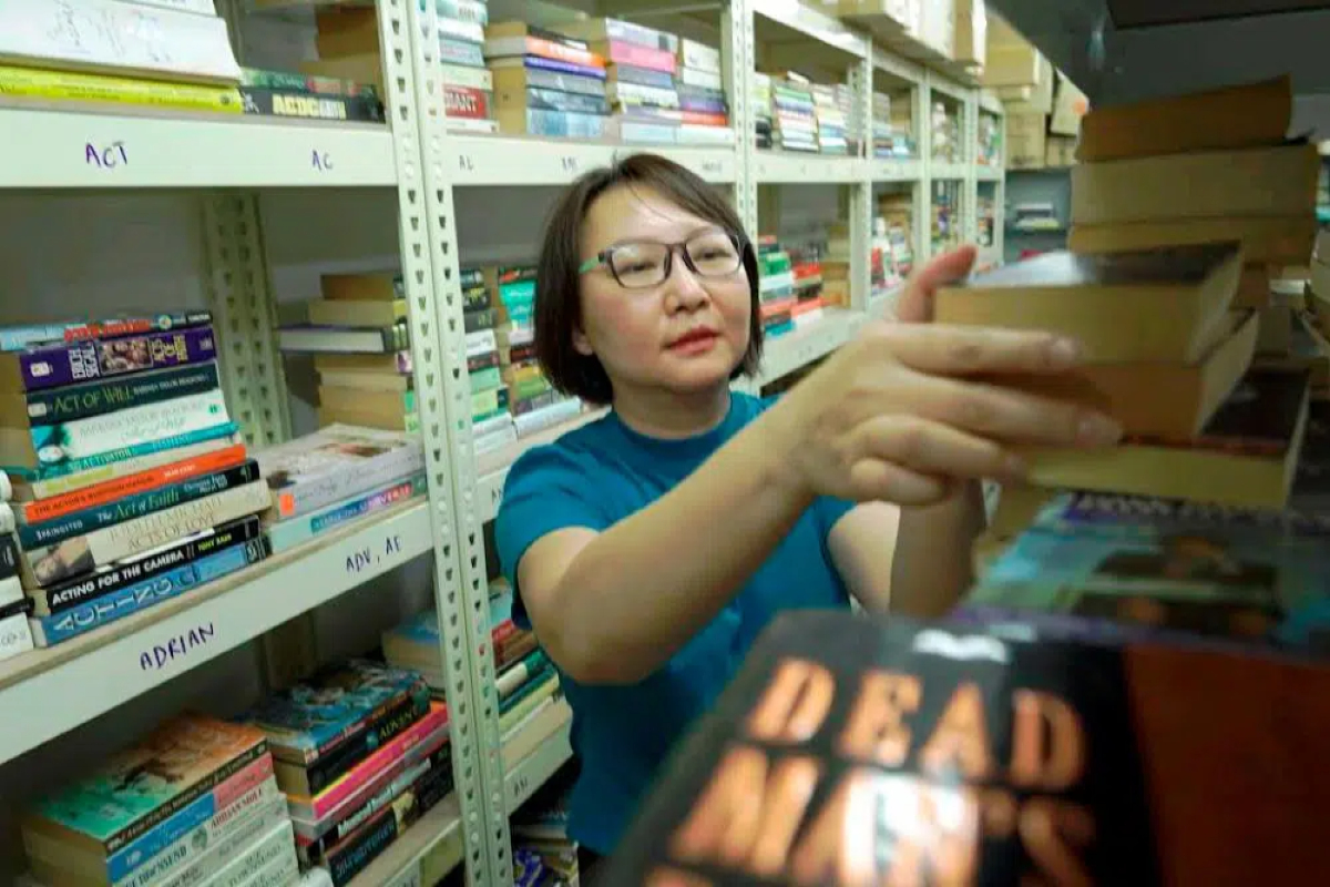 Gambar ihsan Facebook Books and Bobs.