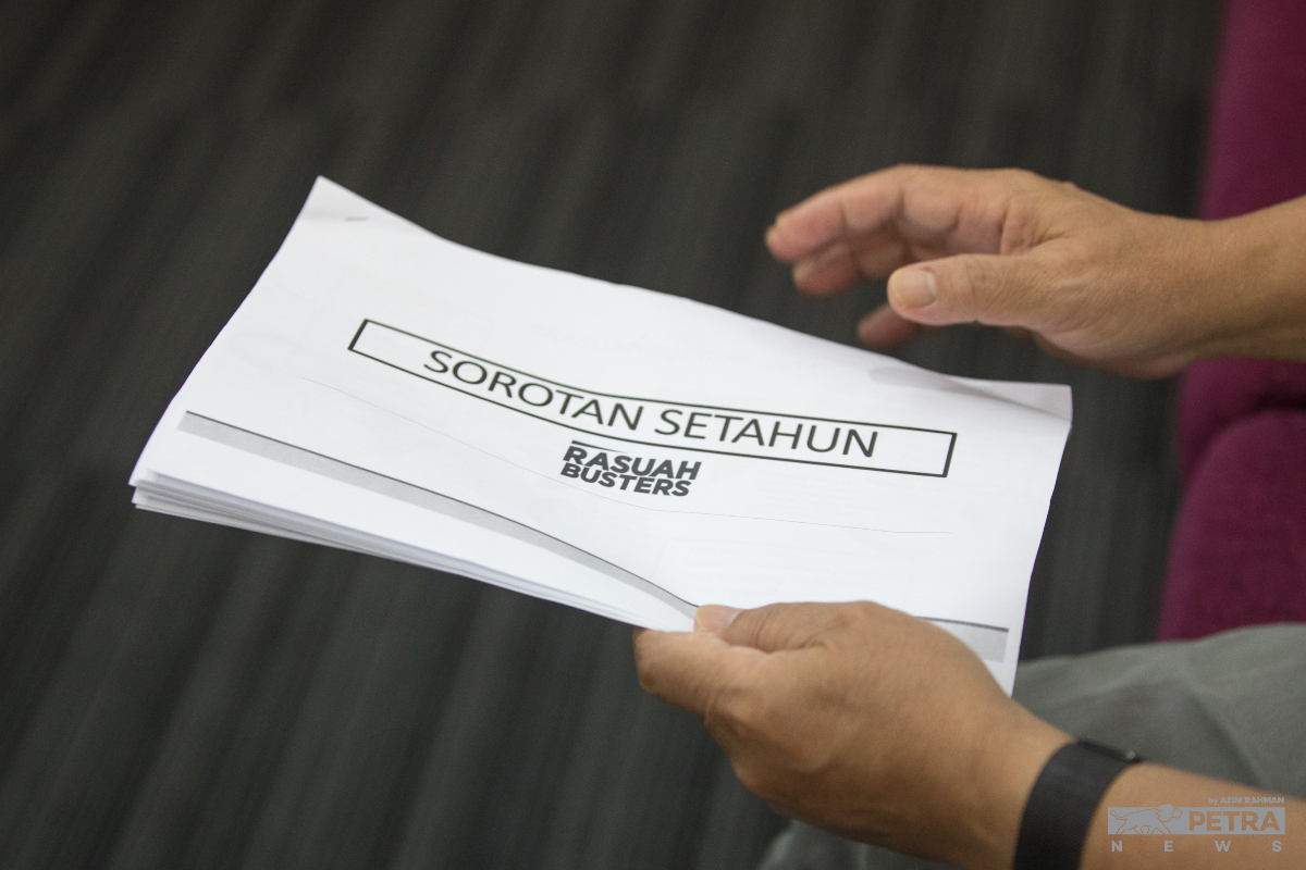 Sikap masyarakat yang tidak peduli dan sanggup bersekongkol terhadap perbuatan rasuah, menjadi punca Malaysia terus merekodkan penurunan dalam CPI 2021 bagi dua tahun berturut-turut.