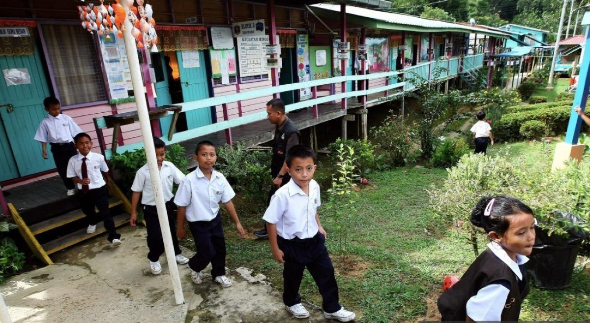 Kerajaan memperuntukkan RM930 juta bagi kerja-kerja naik taraf bangunan dan prasarana daif di 450 sekolah - gambar fail